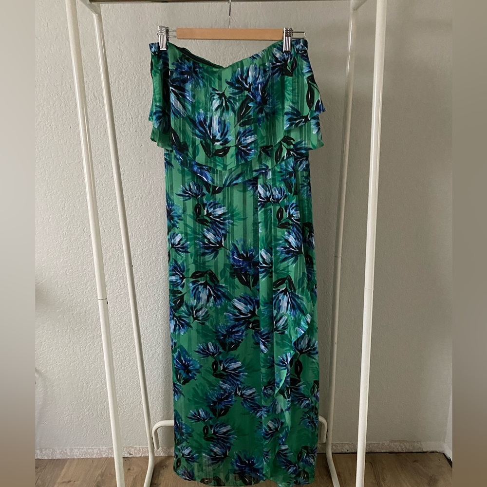 Strapless Banana Republic green dress with pretty layered top